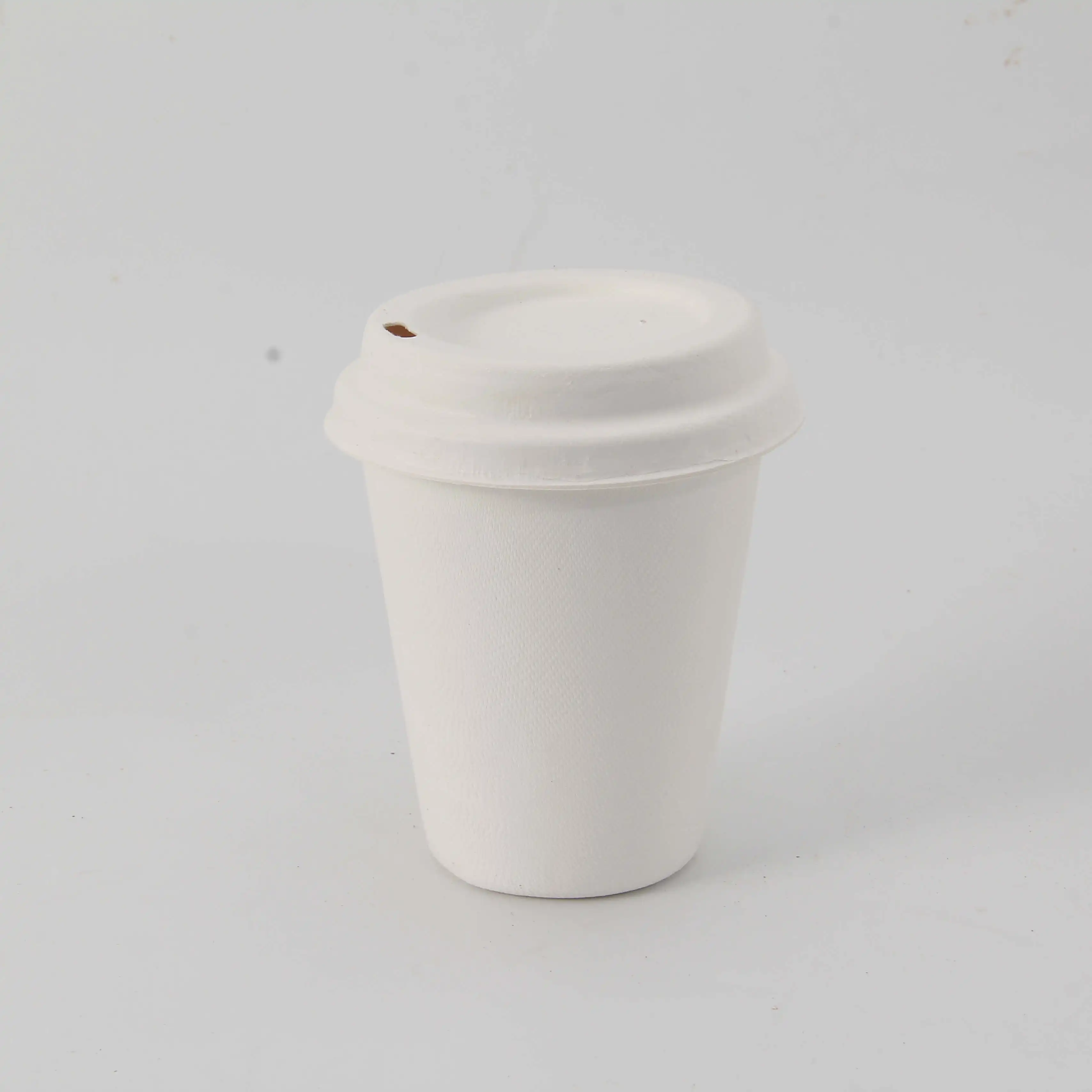 Simple solid color 8 oz disposable paper sugarcane bagasse cup with lid for juice cola coffee