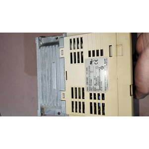 Unité de freinage Yaskawa CDBR-4045D 400V 45kW – Charge de désactivation maître-esclave - Product Image 2