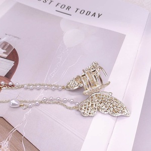 Pince à cheveux papillon en alliage incrusté de diamants Pince à cheveux perlée Pince à cheveux à pompon Accessoires de cheveux exquis pour les femmes Updos - Product Image 3