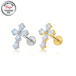 Boucles <span class=keywords><strong>d</strong></span>'oreilles Freya Cross, piercing labret, titane de qualité implant ASTM F136, clous <span class=keywords><strong>d</strong></span>'oreilles à dos plat pour femmes, clous <span class=keywords><strong>d</strong></span>'oreilles pour hélix et tragus - Product Image 4