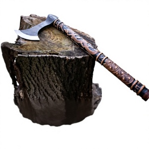 Hache viking artisanale PAK ENTERPRISES avec lame en acier courbée, manche en bois gravé de motifs celtiques complexes et design nordique - Product Image 1