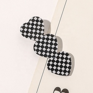 <span class=keywords><strong>YANE</strong></span> Pince à cheveux en acrylique noire et blanche à motif vague, forme cœur, pour femme, style japonais et coréen, adorable - Product Image 6