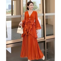 Robe plissée orange pour femme, col en V profond, manches longues cloche, à volants superposés, taille haute ceinturée, élégante et formelle