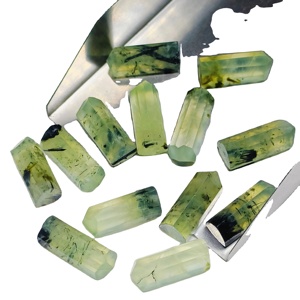 ผสมจํานวนมาก 100% ธรรมชาติ Prehnite ดินสอเหลี่ยมเหลี่ยมเพชรพลอยรูปร่างหลวมรูปลักษณ์ที่สวยงามและรูปร่างอัญมณีอินเทรนด์สําหรับการทําเครื่องประดับว้าว - Product Image 1