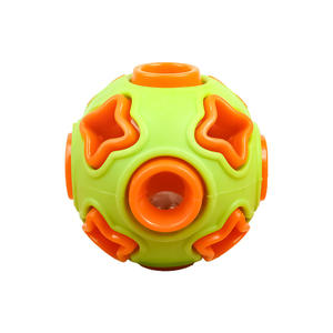 Juguete Masticable para Perros Pawmino, Pelota de Goma Geométrica de 50 mm con Campana para Entrenamiento de Dentición y Juego - Product Image 6