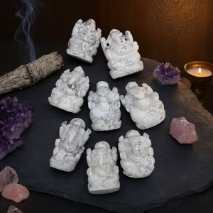 Sculpture artisanale de Ganesha en howlite - Idole du Dieu Ganesha - Sculpture Murti en cristaux - Reiki/Chakra - 2,5 pouces et 210 grammes - UNIQUE - Product Image 3