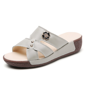 Nouvelles sandales compensées d'été à talon moyen en cuir véritable pour femme, confortables et élégantes, à plateforme, à enfiler, pour l'extérieur - Product Image 5