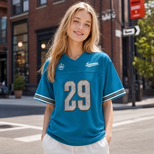 Camiseta de fútbol de malla para mujer con números de diamantes de imitación, cuello en V, de alta calidad, estilo oversize, para el día del partido, fiestas y uso diario, venta al por mayor ODM personalizada - Product Image 1