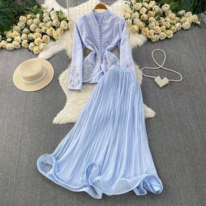 Luxuriöses Pailletten-<span class=keywords><strong>Blazer</strong></span>-Set mit V-Ausschnitt und Elegantes Plissiertes Maxikleid im Zweiteiler-Stil - Product Image 2