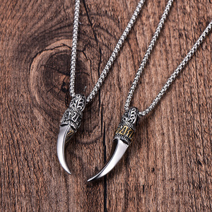 Collier avec pendentif dent de <span class=keywords><strong>loup</strong></span> en acier inoxydable personnalisé pour hommes, accessoire tendance personnalisé pour fiançailles - Product Image 4