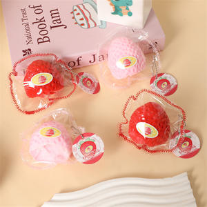 CHENXI 2025 Nuevo Diseño Juguetes Blandos de Silicona de Fresa, Juguetes de Simulación de Frutas Taba Mochi, Colgante para Bolsa, para Apretar - Product Image 4