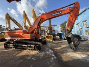 Excavadora Doosan DX300LC de 30 toneladas, cargadora de segunda mano con motor 90%, novedad, pocas horas, usada en stock a la venta - Product Image 5