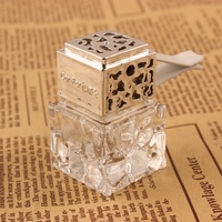 Bouteilles de parfum en verre multicolores creuses en forme de cube, diffuseur d'air pour voiture, décoration suspendue à l'intérieur, flacon de parfum pour voiture