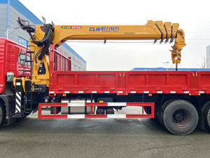 Grue de camion CLW Dongfeng la plus vendue, capacité 12 tonnes, 5 sections, pompe Zoomlion, moteur Yuchai, boîte de vitesses haute efficacité - Product Image 3