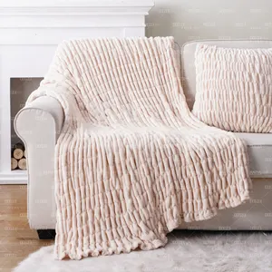 OEM individuelle 100 % Polyester weiche elastische stretch gesteppt Flanell Fleece Überwurf Decke für Sofa