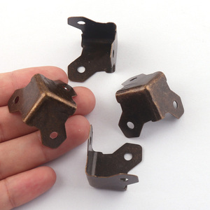 Ángulo <span class=keywords><strong>de</strong></span> envoltura Esquina <span class=keywords><strong>de</strong></span> metal <span class=keywords><strong>de</strong></span> joyería Caja <span class=keywords><strong>de</strong></span> madera/bolso Accesorios <span class=keywords><strong>de</strong></span> hardware - Product Image 3