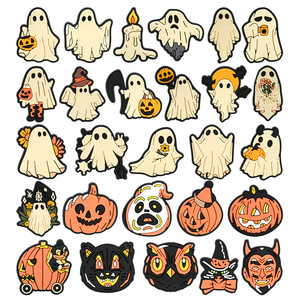 Nouvelle série amusante d'Halloween : Boucles de chaussures et accessoires floraux en PVC souple avec décorations fantômes et citrouilles - Product Image 1
