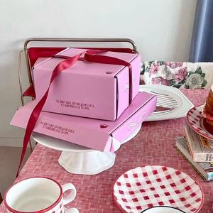 Boîte d'expédition pour pâtisserie rose écologique personnalisée avec ruban mat |   <span class=keywords><strong>Enveloppe</strong></span> <span class=keywords><strong>en</strong></span> carton ondulé pour <span class=keywords><strong>cadeau</strong></span> |   Emballage pour pâtisserie française - Product Image 3