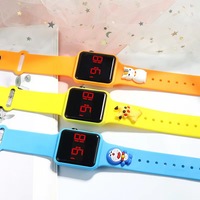 Offre Spéciale nouvelle poupée carrée pour enfants Led montre électronique sport tactile dessin animé main anneau montre