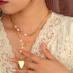 Collier vintage à double chaîne avec pendentif en forme de cœur et perle pour femmes - Product Image 2