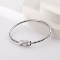 Bracelet de luxe en acier inoxydable de marque célèbre, bijoux de créateur, plaqué or, avec logo personnalisé, maillons tendance, vente en gros