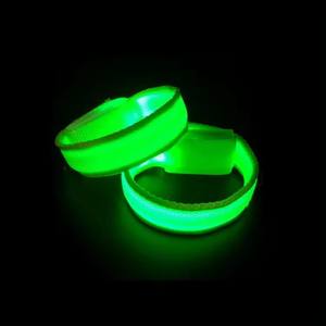 سوار مضيء LED رياضي متوهج على الذراع لتشغيل رمضان والتخرج والشحن عبر الإنترنت - Product Image 1