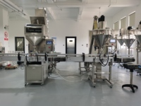 Machine de remplissage entièrement automatique à 2/4 têtes pour capsules de lessive, poudre à lessiver et granulés