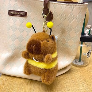 Llavero de peluche de capibara con alas móviles, colgante para teléfono y bolso, para máquina de garras, stock a granel, fabricado en China, de peluche corto y algodón PP - Product Image 5