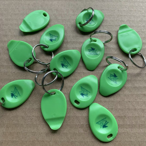 Biểu tượng tùy chỉnh nhựa thả hình dạng Xổ Số vé <span class=keywords><strong>scraper</strong></span> với Keychain - Product Image 2