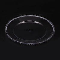Assiettes rondes en plastique transparentes de 13 pouces de la marque JINDA Factory, décorées de perles dorées, pour les mariages, les anniversaires et les fêtes.