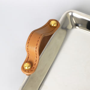 Elegante bandeja de metal inoxidable y ecológica para servir café con forma rectangular decorativa con asas para hoteles - Product Image 2