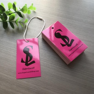 Etiquetas colgantes de papel hechas a mano con acabado brillante de 300gsm impresas personalizadas para zapatos y bolsos para ropa - Product Image 4