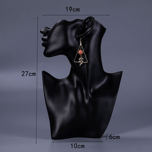 Vente en gros <span class=keywords><strong>de</strong></span> présentoir à collier en résine avec visage, portrait et modèle à la main, rangement sur présentoir à bijoux, bracelet, boucles d'oreilles, bague, accessoires - Product Image 4