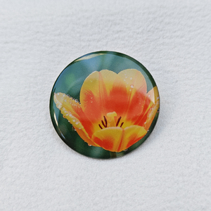 Vente en gros de pin's métalliques personnalisés avec logo, badges en résine époxy, pin's décorés de strass sur le thème de l'anime - Product Image 1