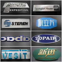 Plaques métalliques vierges en aluminium brossé argenté avec motif CD, personnalisables avec logo estampé, fournies par l'usine, pour plaques nominatives de haut-parleurs en métal tendance