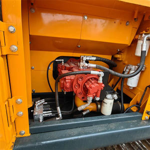 Excavatrice sur pneus Hyundai 220lc-9s d'occasion, 20 tonnes, hydraulique, avec moteur et pompe - Garantie 1 an - Product Image 5