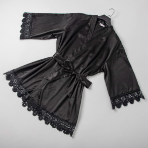 Bata de satén personalizada para mujer Detalles de encaje Mangas 3/4 Poliéster Sexy Albornoces de lujo Ropa de dormir Kimono Bata - Product Image 1
