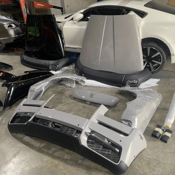 Original second-hand Rolls Royce Cullinan RR31 fender left and 