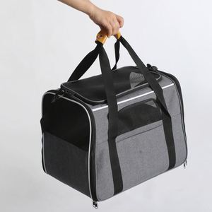 Bolsa de Transporte Transpirable para Mascotas, Jaula Portátil para Perros con Laterales Suaves, Bolsa Oxford Antiarañazos con Colchoneta Cómoda - Product Image 2