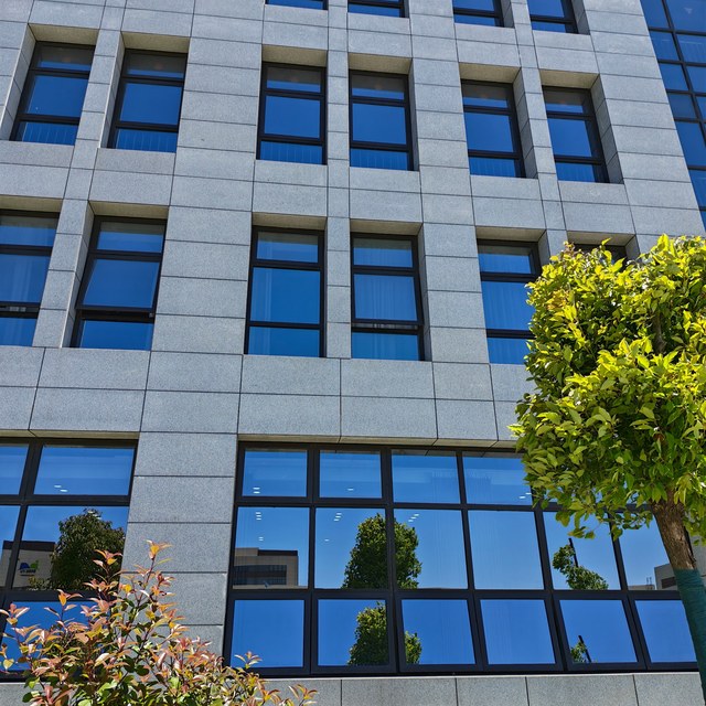 Architectural One Way Mirror Privacy Window Film Anti-UV Solar Tint Heat Control Reflective Glass Film for Home Office Building