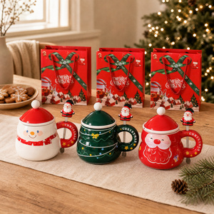 Coffret cadeau de Noël, petite tasse en céramique avec motif bonhomme de neige et Père Noël, cadeau publicitaire festif - Product Image 1