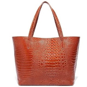 Sac à bandoulière souple en similicuir pour femme avec pompon décoratif, deux bretelles, fermeture éclair, sac fourre-tout tendance pour le bureau et le quotidien - Product Image 5
