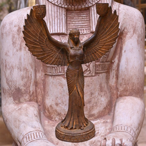 Statua Moderna di una Dea con Ali, Portacandele in Bronzo, Grande Altare Nero dell'Antico Egitto - Souvenir con Incisioni - Product Image 3