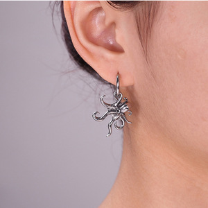 Pendientes <span class=keywords><strong>de</strong></span> Acero Inoxidable con Forma <span class=keywords><strong>de</strong></span> Calamar, Estilo Punk Rock Hip Hop Negro, <span class=keywords><strong>Precio</strong></span> al por Mayor, Joyería <span class=keywords><strong>de</strong></span> Moda - Product Image 3