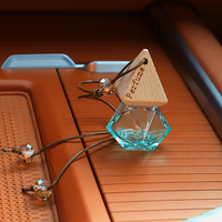 Diffuseur d'arômes à vente chaude, mini flacon de parfum pour voiture en verre vide de 7 ml, diffuseur d'air avec couvercle en bois