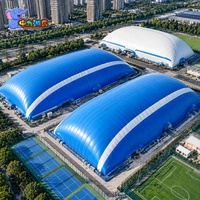 Couverture de terrain de football à structure pneumatique en membrane PVDF pour terrains de football extérieurs, clubs sportifs et projets scolaires