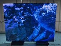 Écran publicitaire LED pliable d'usine, haute luminosité, sur pied, processus GOB, écran d'affichage LED pliable en trois parties