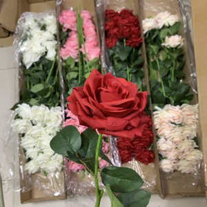 ورود صناعية K-0145 بملمس طبيعي - زهور اصطناعية تبدو حقيقية لديكور المنزل وتزيين طاولات حفلات الزفاف - Product Image 2