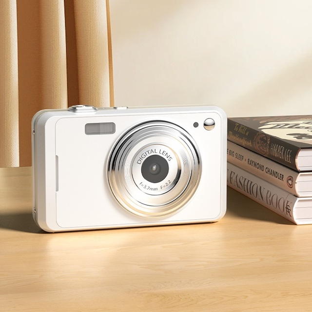 High Resolution Digital Camera with 2.88inch IPS HD Screen AF Auto Focus 16x Digital Zoom 56.0 Megapixels CMOS Sensor Element