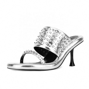 Mules d'été à enfiler pour femme, sandales à talons aiguilles, bout carré ouvert, à rivets, à talons fins, pour l'extérieur - Product Image 4
